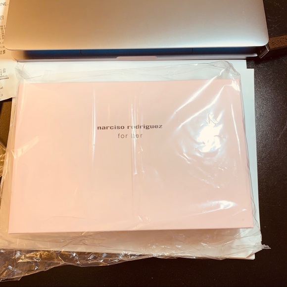 Narciso Rodriguez For Her Gift Set - Picture 2 of 2
